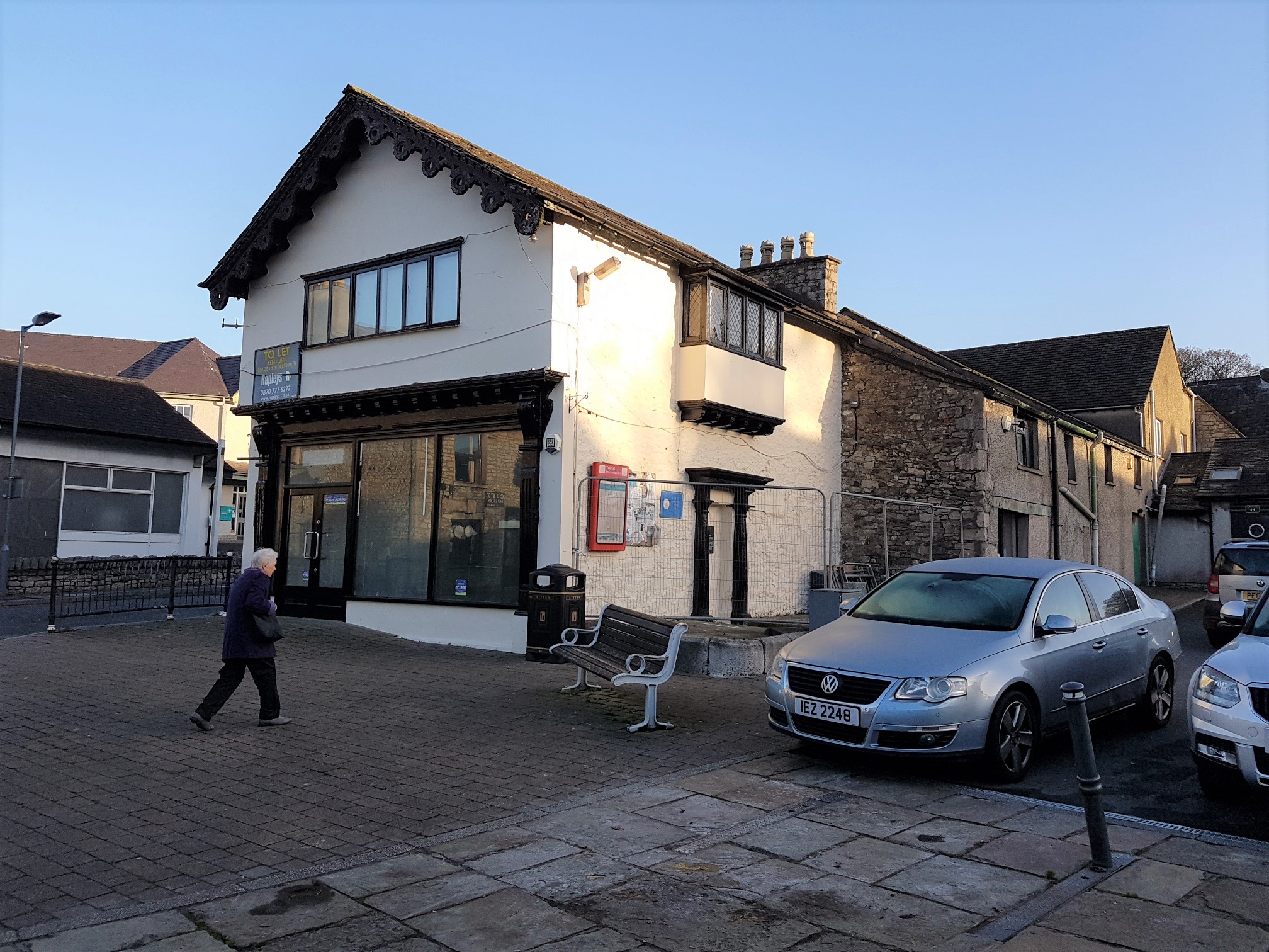 Hitchcock Wright » Retail Property